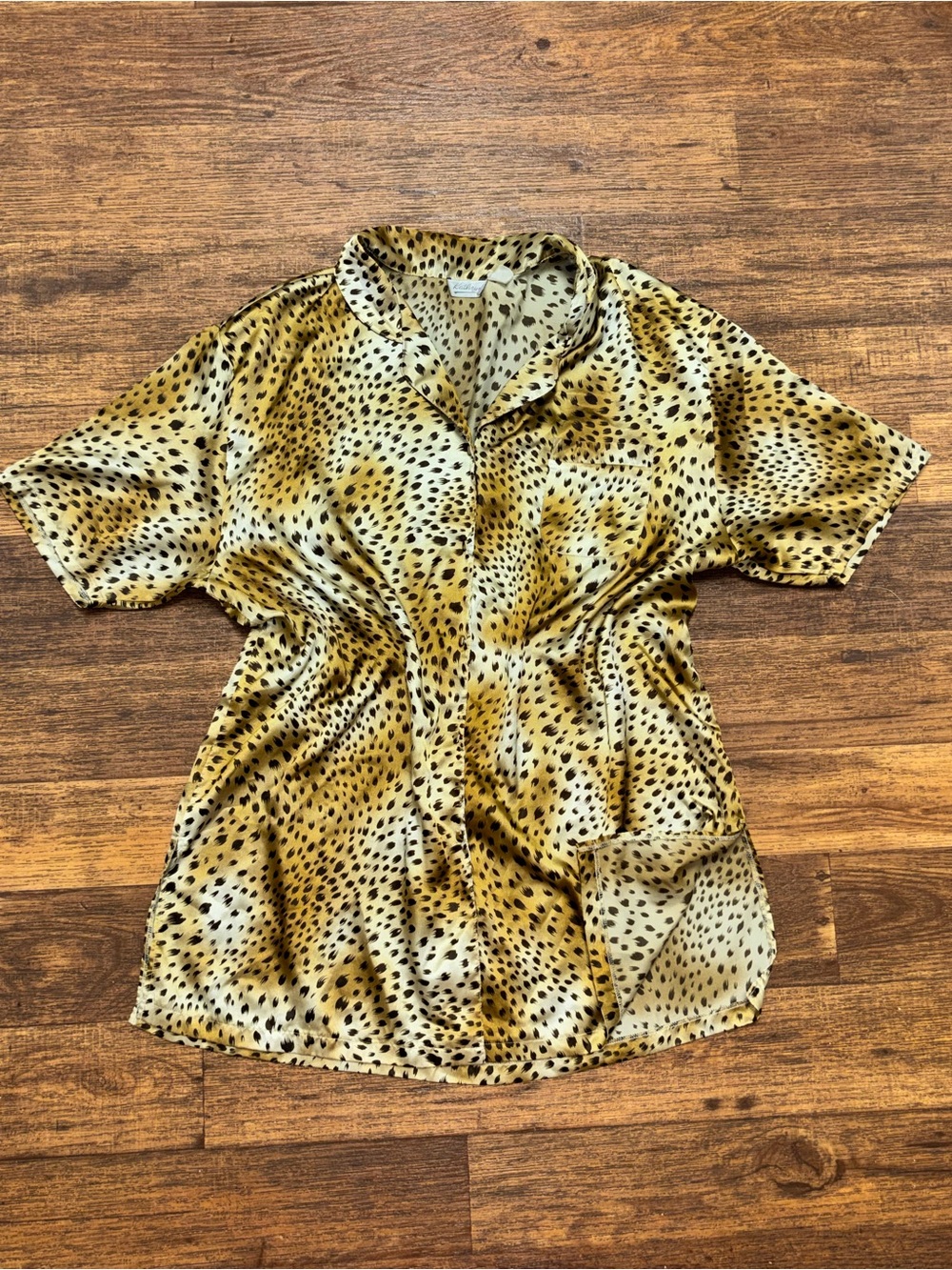 Leopard Print Satin Short Sleeve Button-Up muumuuu - Yellow